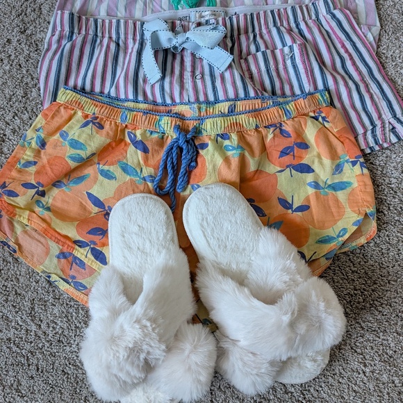 AERIE Womens Sleep Boxers (3 ) pair PLUS New Pair of Fluffy Slippers - Picture 1 of 12